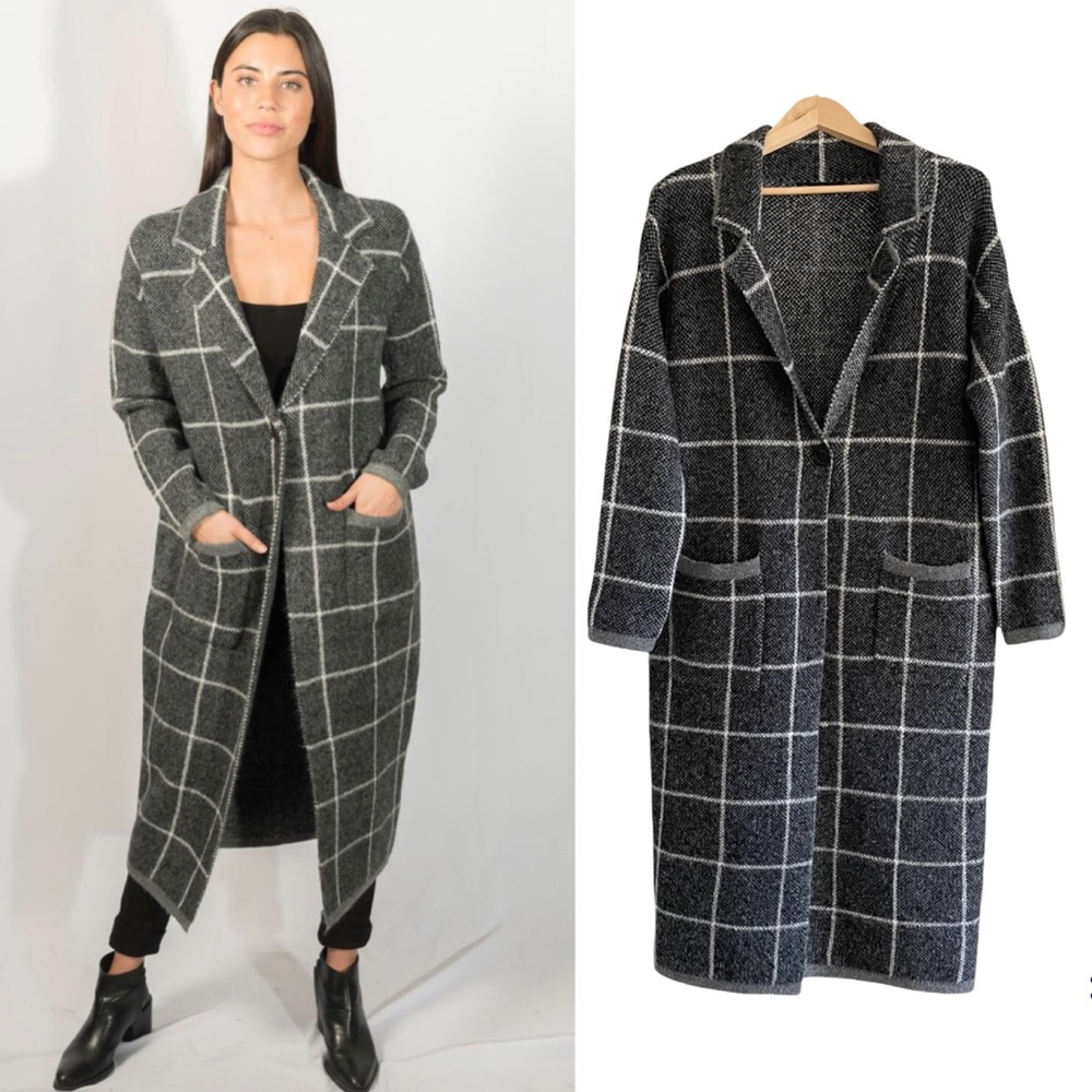 LYLA + LUXE Like New Jimmi Sweater Coat Size Small